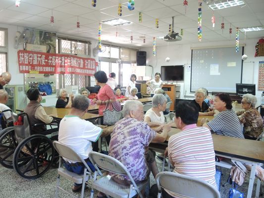 102年失智不失愛-三年服務計畫 社區宣導